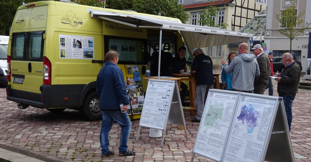 Informationsstand des VSR-Gewässerschutzes in Warburg im Kreis Höxter