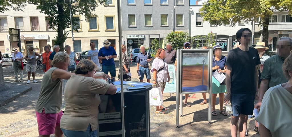 Infostand vom VSR-Gewässerschutz e. V. in Krefeld